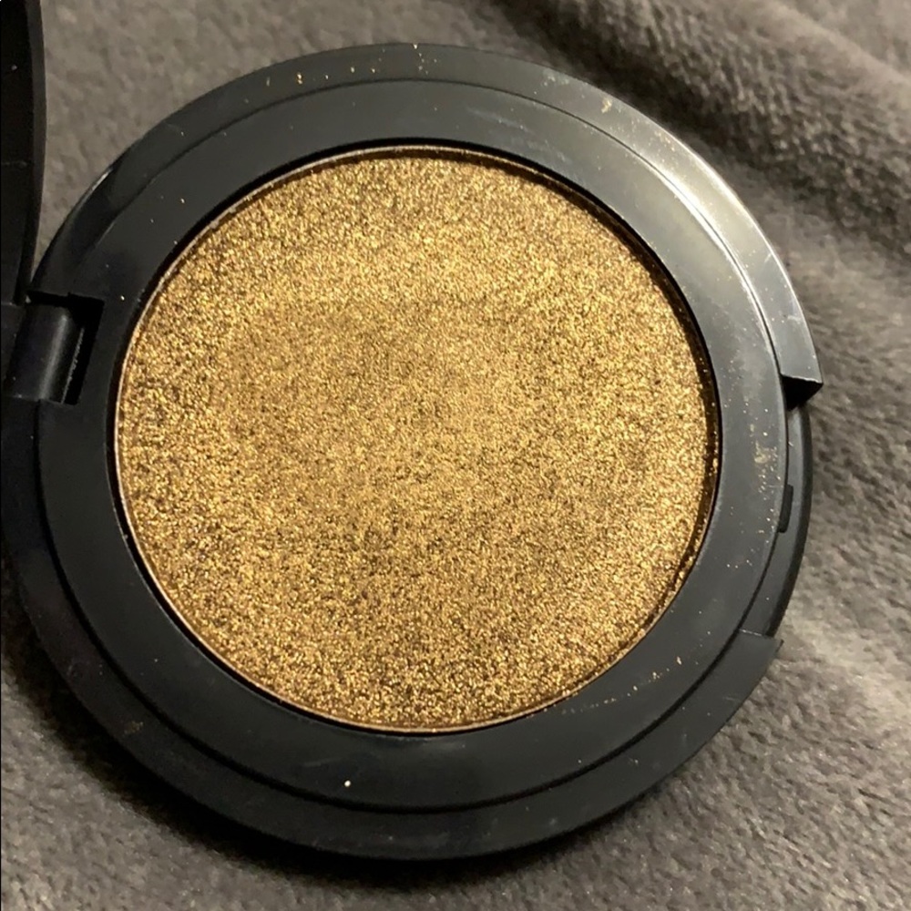 Eyeshadows - Picture 6 of 7